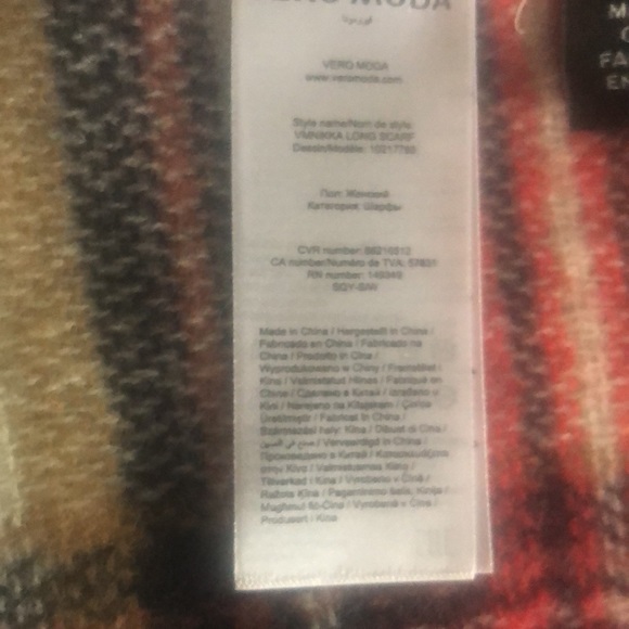 Vero Moda Plaid Fringed Scarf EUC - Picture 5 of 5